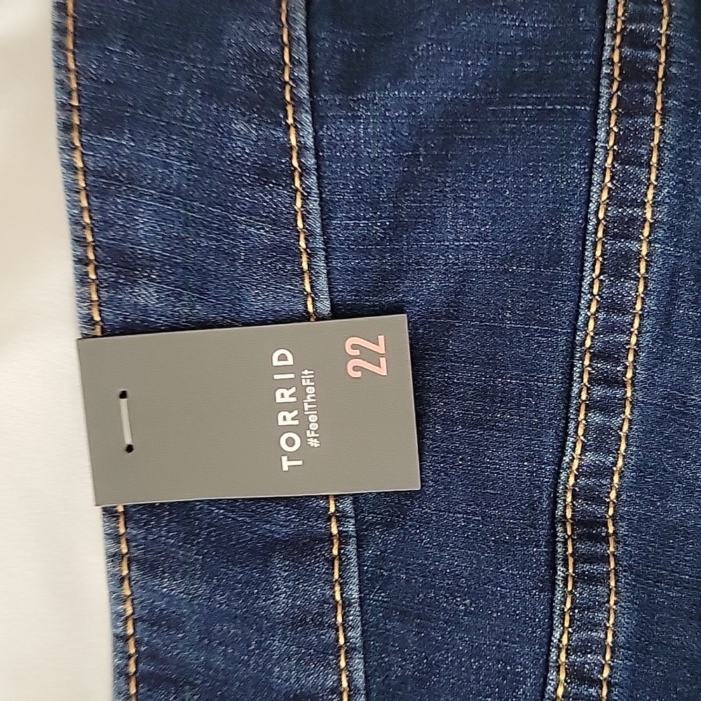 Torrid Shorts - Picture 3 of 5
